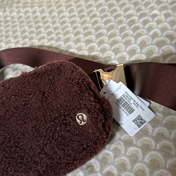 lululemon athletica Handbags - Everywhere belt bag fleece 1L make an offer!